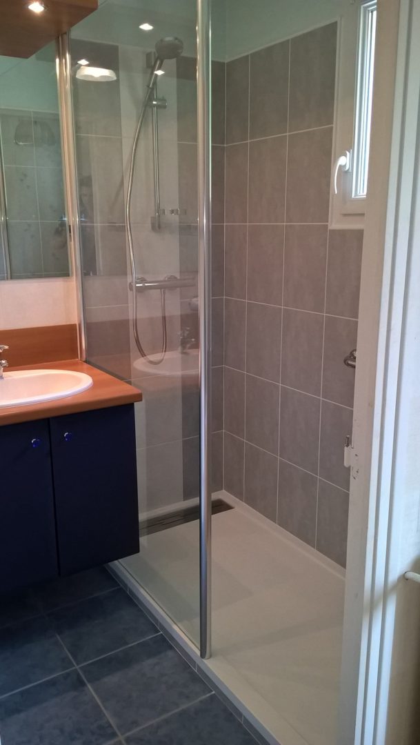 remplacement baignoire par douche quimper apres - Salle de bain