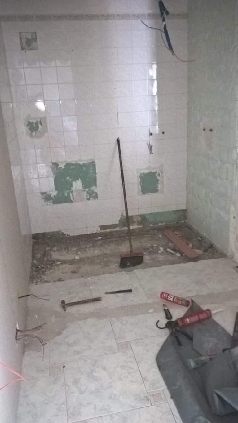 création d'une salle de bain à Lesconil (avant)