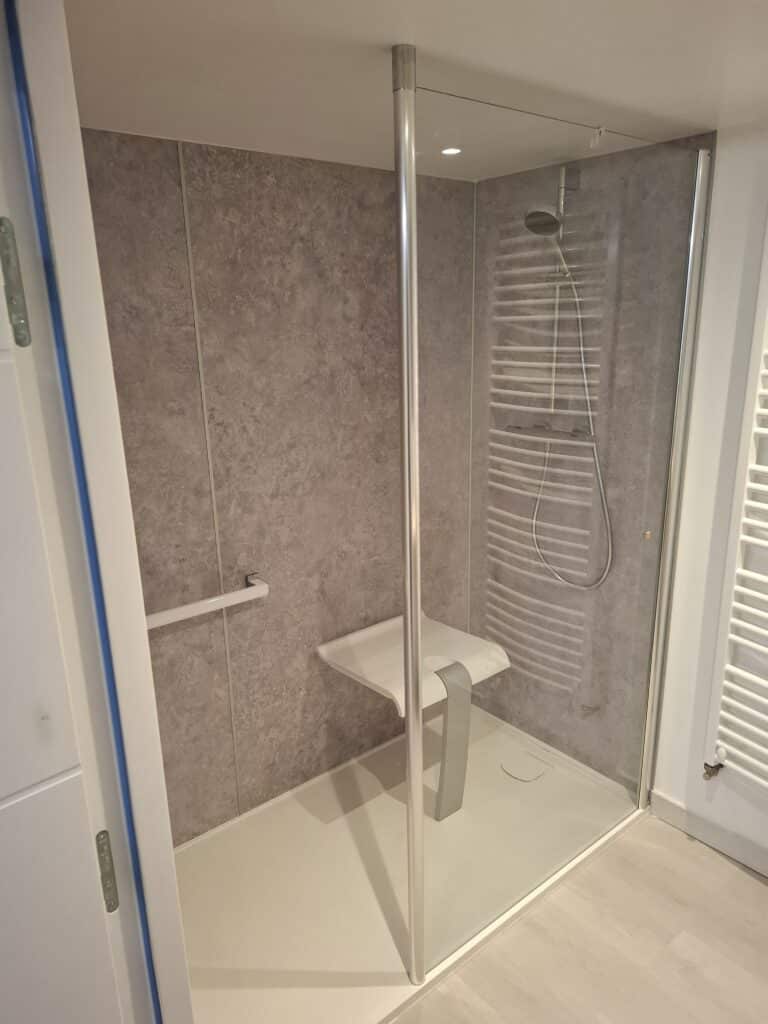 Rénovation salle de bain avec douche à l'italienne à Quimper 1
